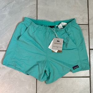 Patagonia 5” Baggies size Women’s Small